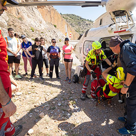 Estudiantado del Máster en Enfermería de la UJI realiza prácticas de situaciones de riesgo con los bomberos de la Diputación y del Ayuntamiento de Castelló