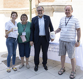 José Martí visita una mesa informativa de la AEMC con motivo del Día Mundial de la Esclerosis Múltiple