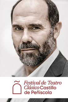 Joaquín Notario da vida a Benedicto XIII, el Papa Luna, en la función que inaugura el XXVI Festival de Teatro Clásico Castillo de Peñíscola