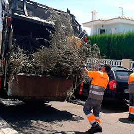 Benicàssim refuerza la recogida de voluminosos y poda, y recuerda la obligatoriedad de llamar para su recogida