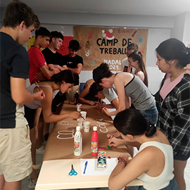 Jóvenes solidarios en el campo de trabajo de verano de Cáritas Diocesana