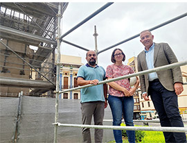 El concejal de Patrimonio Vicent Sales  visita la restauración de La Farola