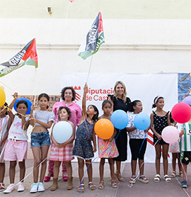 Marta Barrachina recibe en la Diputación a los menores saharauis que pasan el verano en la provincia de Castellón