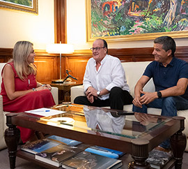 La presidenta de la Diputación , Marta Barrachina, mantiene un encuentro con el alcalde de Ribesalbes, José Medina