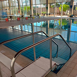 El Ayuntamiento de la Vall d´Uixó estrena mejoras para la nueva temporada de la piscina cubierta