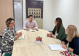 La Fundación Iniciativa Social presenta al concejal Alberto Vidal un proyecto para centros escolares en áreas de alta vulnerabilidad