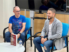 El ondense Marius Cosier presenta su primer libro El Reloj de Tiffany Juviere en ‘Onda va de llibres’