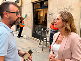 Carrasco: ´Las brigadas antipintadas son una muestra más dentro de nuestro plan de choque de limpieza. Cerca de 30 operarios limpian a diario pintadas y retiran carteles en lugares no autorizados´