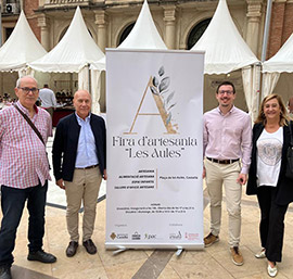 Alberto Vidal, concejal de Comercio y Consumo, inaugura la Fira d´Artesanía “Les Aules” 2023