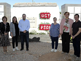 Conmemoración en Castellón ante el mausoleo donde descansan los restos de 107 represaliados