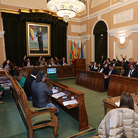 El Pleno aprueba el inicio del procedimiento para devolverle el topónimo bilingüe a Castelló