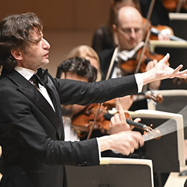 Orquestra de la Comunitat Valenciana, con el director Gustavo Gimeno