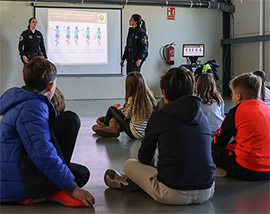 La Policía Local de Onda impulsa la conciencia vial entre los niños poniéndolos al volante