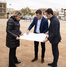 Marta Barrachina impulsa el desarrollo de Alquerías del Niño Perdido con una inversión de 160.000 euros para la remodelación de la plaza anexa al mercado