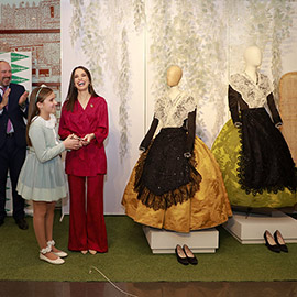 El Corte Inglés entrega a las Reinas de la Magdalena los trajes para las Galanías