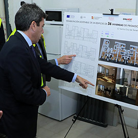 Mazón visita las obras de rehabilitación sostenible del edificio de la calle Santa Cruz de Tenerife de Castellón