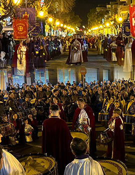 Más de 200 tambores protagonizan la “tamborá” de Semana Santa en Benicàssim