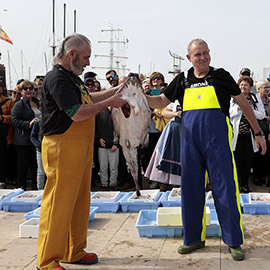 Subasta de pescado a la antigua usanza con productos de la Lonja