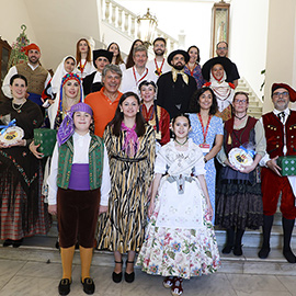 Recibimiento a los grupos participantes en el Festival de Danzas de la Antigua Corona de Aragón