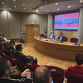 Ibáñez reivindica el papel de PortCastelló como puerto natural de salida para la cerámica de Castellón