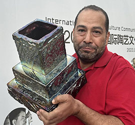 El ceramista egipcio Ossama Mahmoud Emam, artista invitado en las VIII Convivencias Cerámicas de Onda