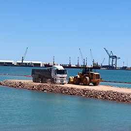 PortCastelló inicia  las obras de la mota de cierre