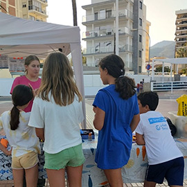 Talleres creativos de concienciación sobre el impacto negativo de la contaminación marina