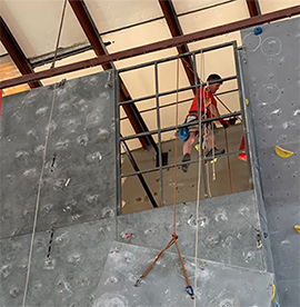 Onda mejora y amplía el rocódromo municipal para impulsar la escalada deportiva