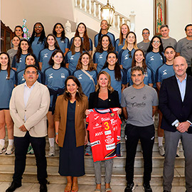 Carrasco recibe a ´Las Guerreras´, la Selección Española de Balonmano Femenino