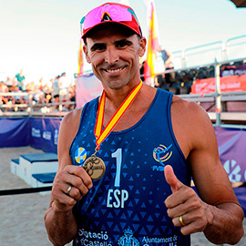 Emotiva despedida de Pablo Herrera en Castellón tras ganar el WEVZA europeo