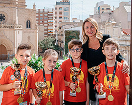 La alcaldesa de Castellón recibe a los 4 ganadores del Campeonato Mundial de Cálculo Aloha Mental Internacional