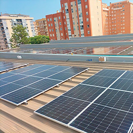 Instalación de 216 placas fotovoltaicas en la Piscina Provincial de Castellón