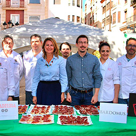 Se reparten en Castellón más de 1000 tostas para celebrar el Día del Pan