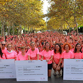Un Paseo por la Vida, X Marcha Contra el Cáncer de Mama, congrega a más de 5.000 personas en Castelló