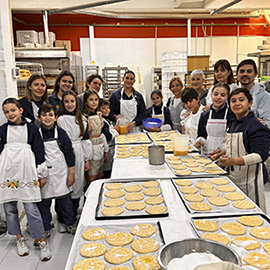 Benicàssim hornea 23.000 ´coquetes de Sant Antoni´ para honrar a su patrón en 2025
