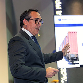 Rubén Ibáñez reivindica la importancia del puerto de Castellón para el sector azulejero