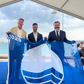 Castellón renueva las Banderas Azules para las playas del Pinar y Gurugú, y los distintivos de Sendero Azul y Centro Azul