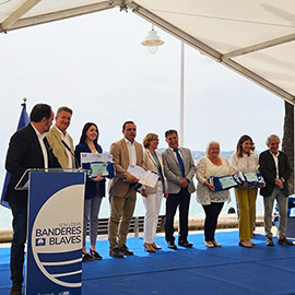 Torreblanca bate todos los récords en la recogida de Banderas Azules