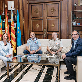 Castellón recorre la historia de la aviación militar con una exposición única que llega por primera vez al Grao