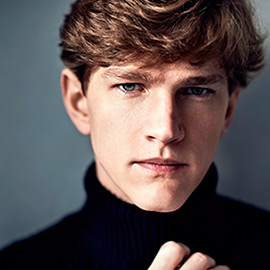 El Institut Valencià de Cultura presenta en el Auditori de Castelló al pianista canadiense Jan Lisiecki