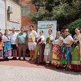 Arranca el ciclo ´A l´estiu, tot lo món viu´ llevando danzas tradicionales y la cultura tradicional hasta el Grupo San Lorenzo