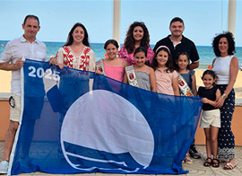Torreblanca iza las Banderas Azules en sus playas tras batir récords de excelencia ambiental