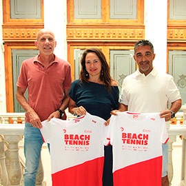 La playa del Gurugú acoge un nuevo evento deportivo este verano con el Circuito Provincial de Beach Tennis