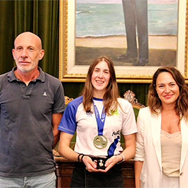 El ayuntamiento de Castellón rinde homenaje a la nadadora Rosa Peris, campeona de España absoluta en 50 metros mariposa