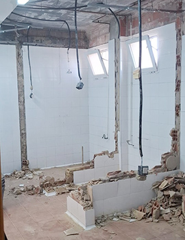 El Ayuntamiento de Castellón inicia la esperada remodelación de los baños de la Piscina Castalia adaptados a todos los usuarios