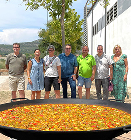 El Gobierno de Castellón acompaña a los vecinos del Grupo San Agustín y San Marcos en sus fiestas y participa en su Paella Monumental