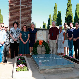 Tradicional visita-homenaje a la tumba de Francisco Tárrega