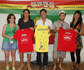 Los jugadores del Villarreal, Giuseppe Rossi y Gonzalo Rodriguez visitan el Rototom