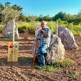 Un ´Stonehenge´ en el Grau de Castelló para despertar conciencias y reivindicar una cultura de paz frente a guerras y genocidios