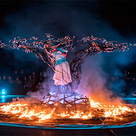 La compañía castellonense Visitants impregna este fin de semana de fuego, poesía, danza y música Les Alqueríes y Eslida